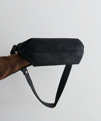 基礎款尼龍單肩包