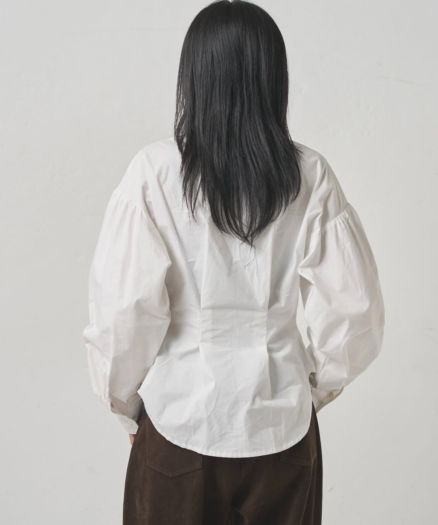 【WHO'S WHO gallery】泡泡袖褶皺襯衫