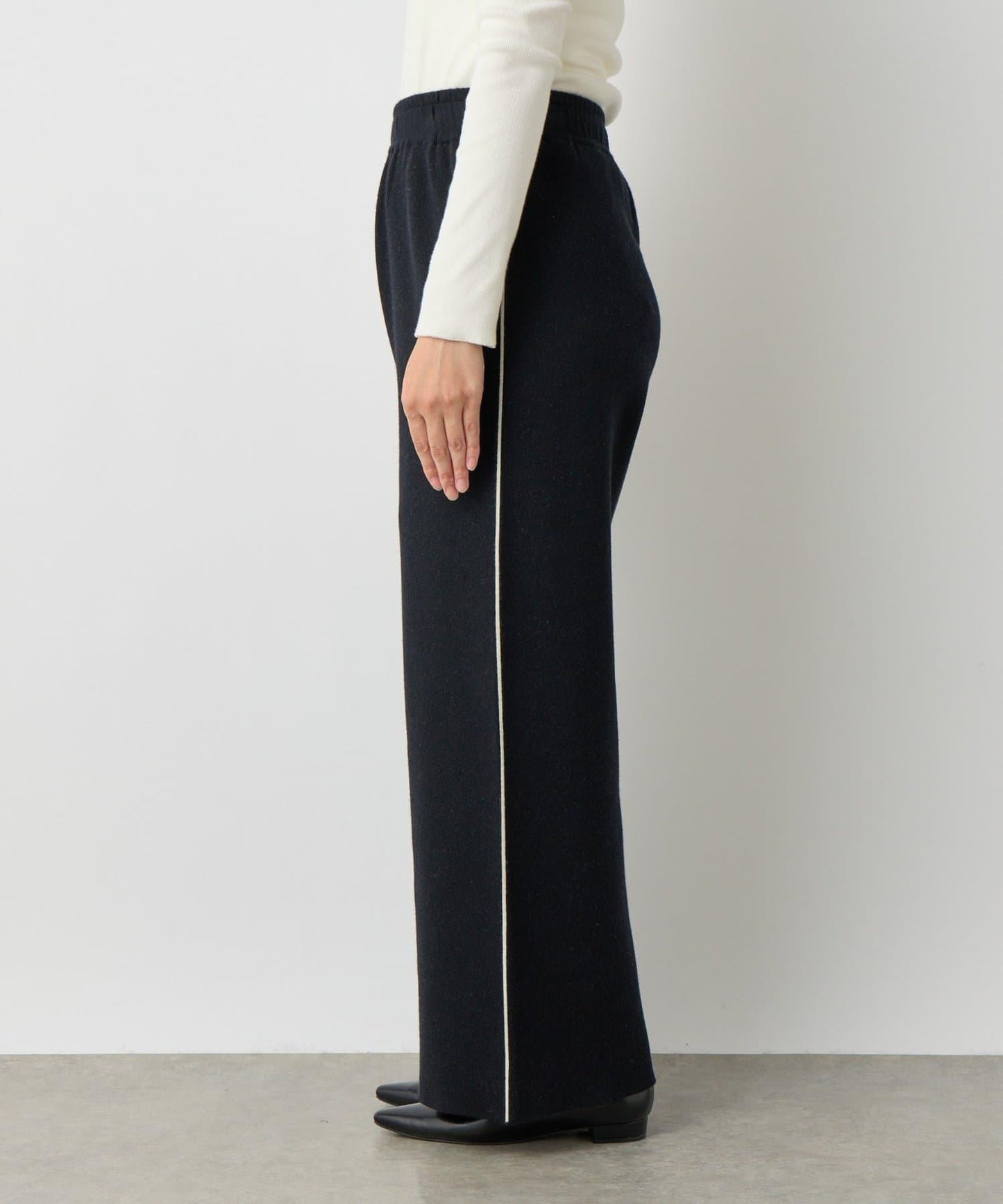 舒適穿著感側邊條紋針織褲