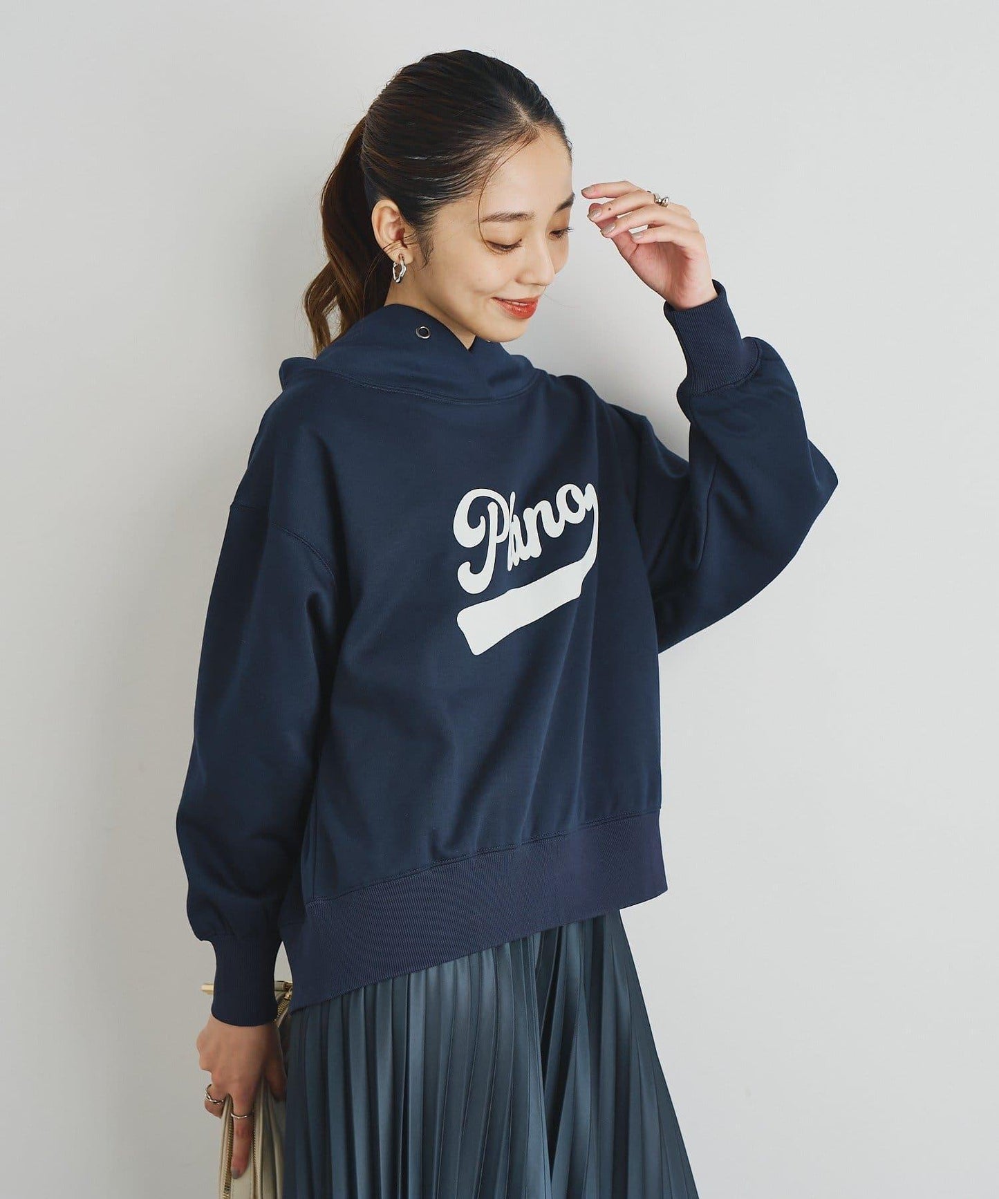 大人休閒風格內襯毛圈布標誌設計圓領套頭衫