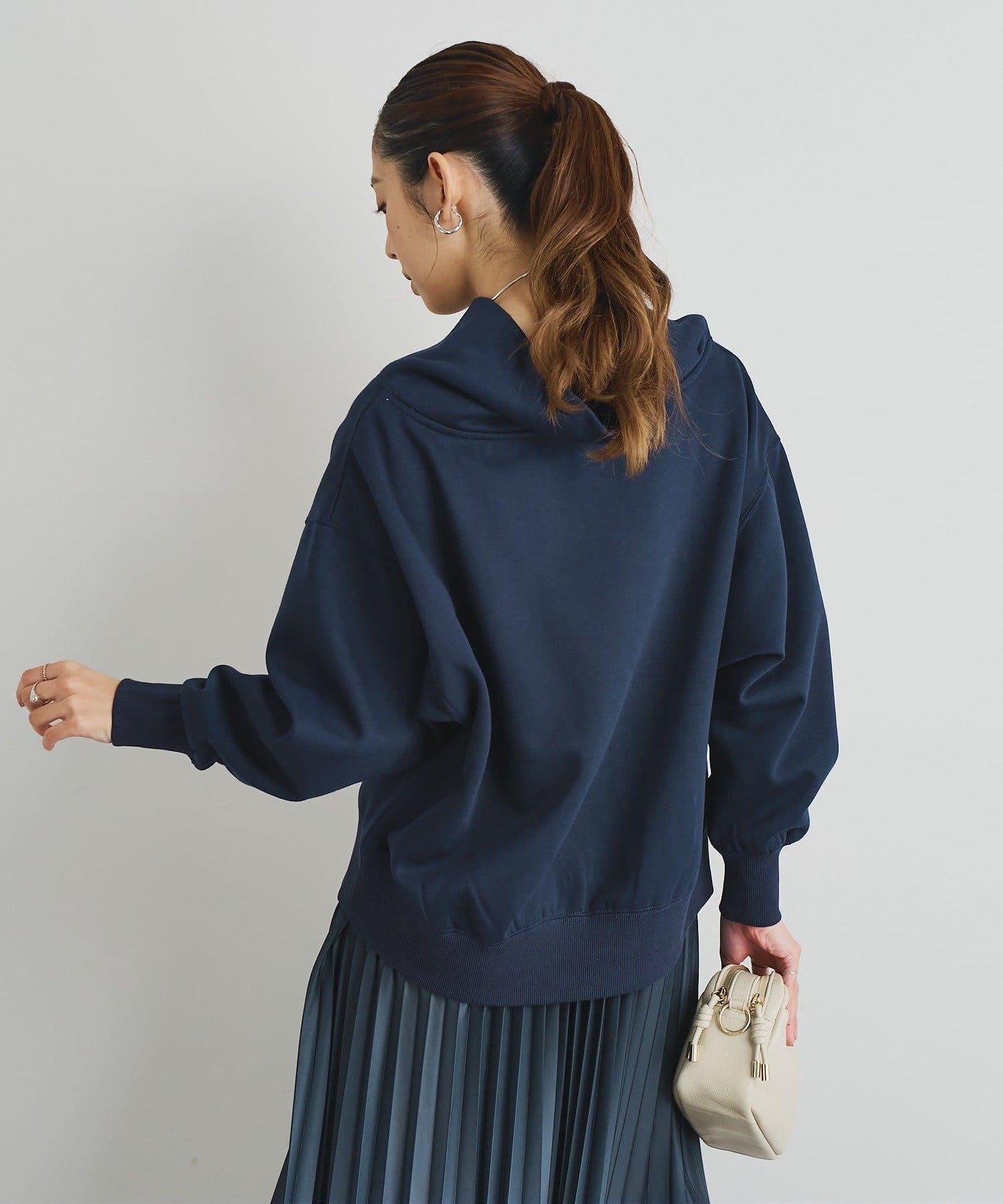 大人休閒風格內襯毛圈布標誌設計圓領套頭衫