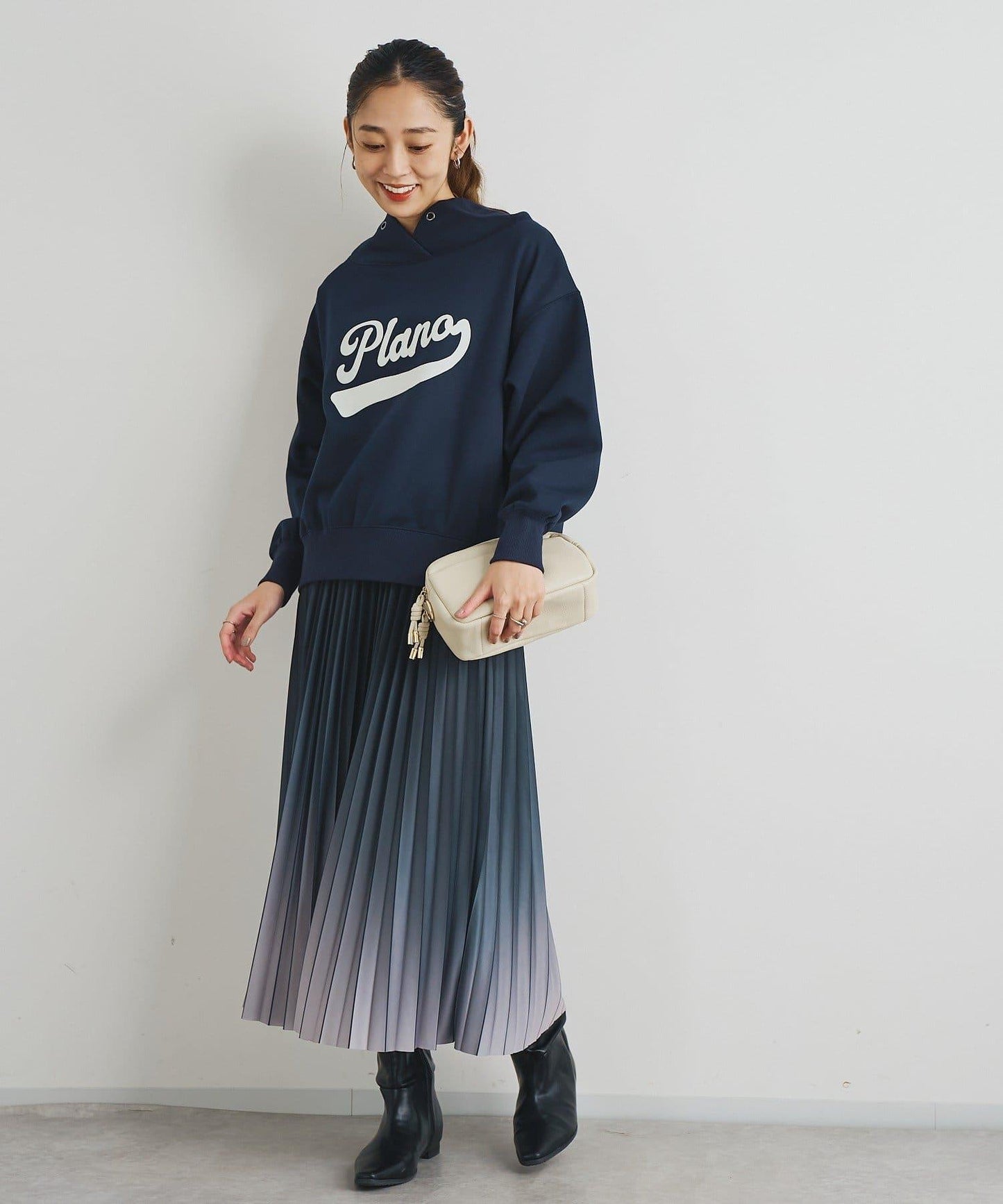 大人休閒風格內襯毛圈布標誌設計圓領套頭衫