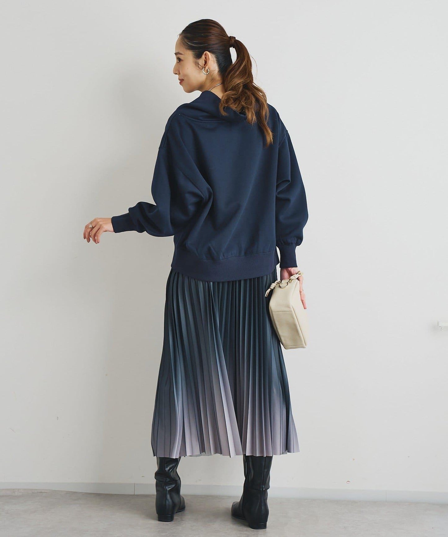 大人休閒風格內襯毛圈布標誌設計圓領套頭衫