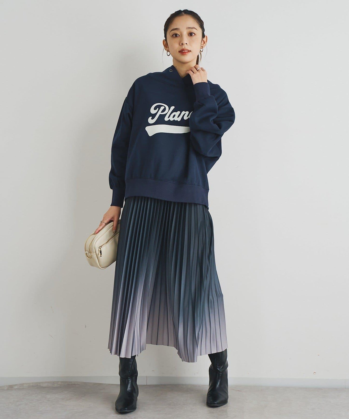 大人休閒風格內襯毛圈布標誌設計圓領套頭衫