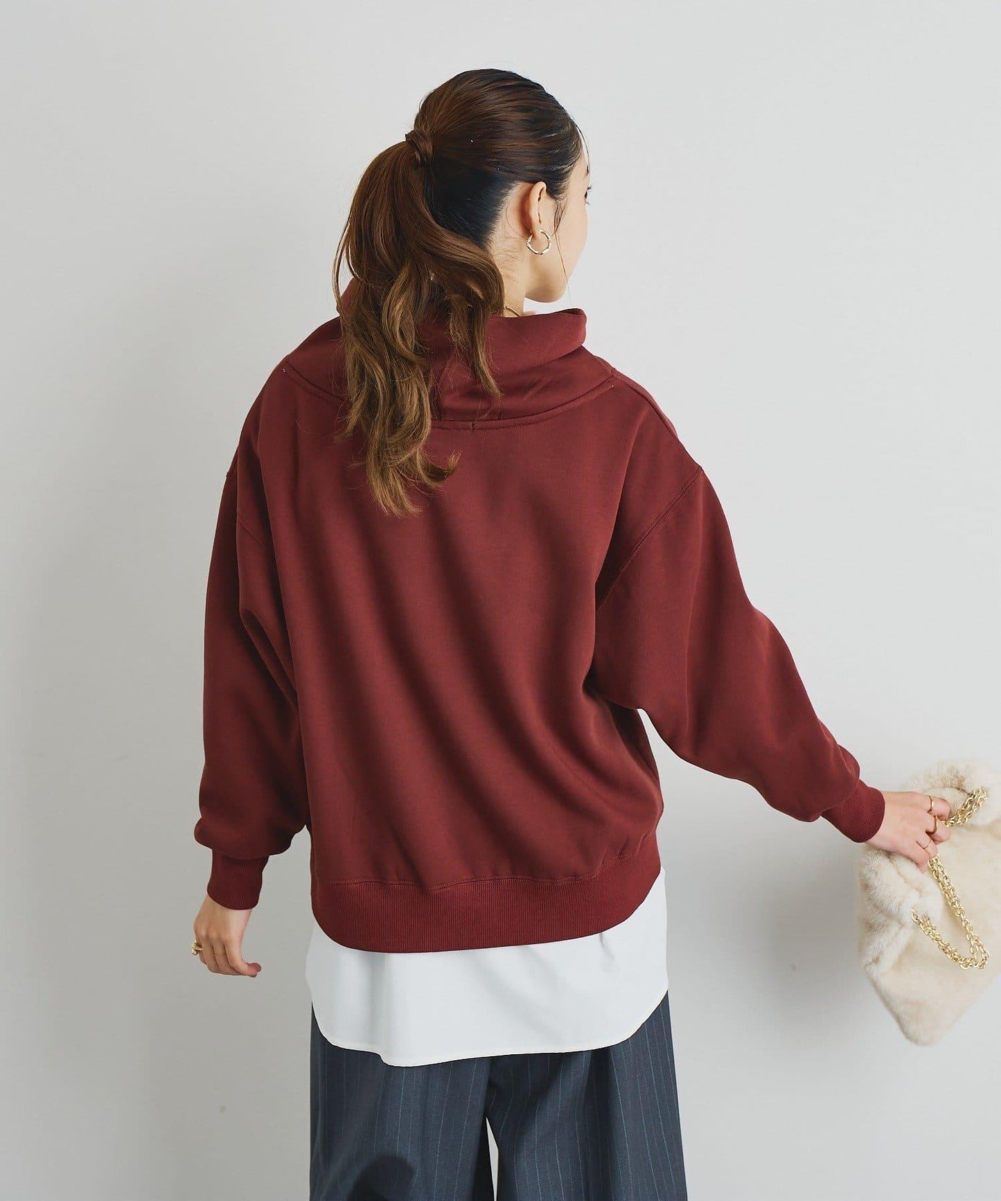 大人休閒風格內襯毛圈布標誌設計圓領套頭衫