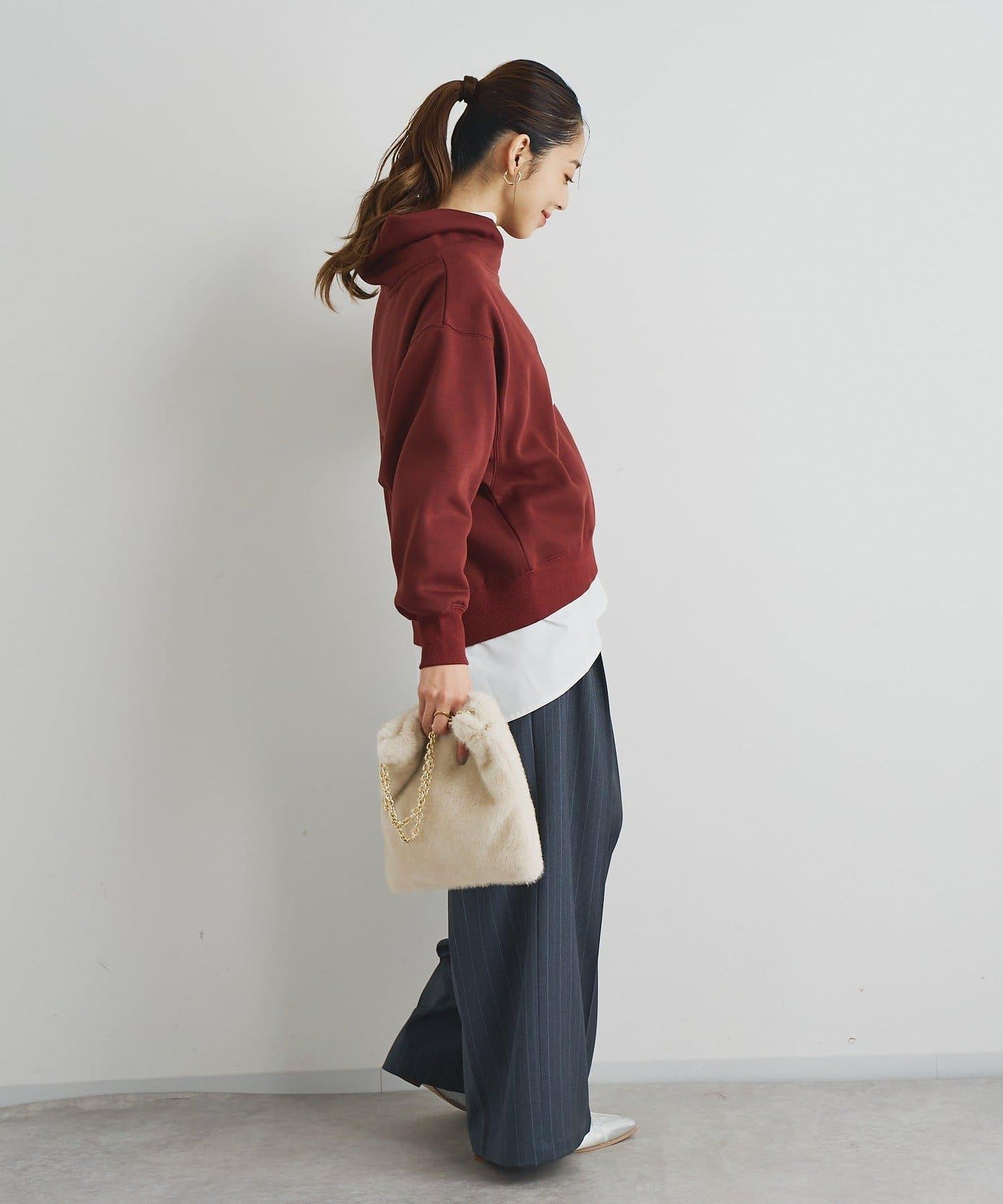 大人休閒風格內襯毛圈布標誌設計圓領套頭衫