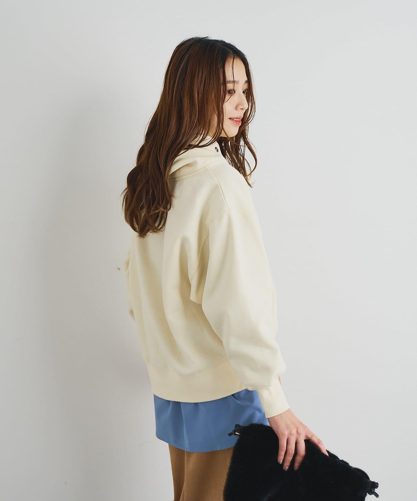 大人休閒風格內襯毛圈布標誌設計圓領套頭衫