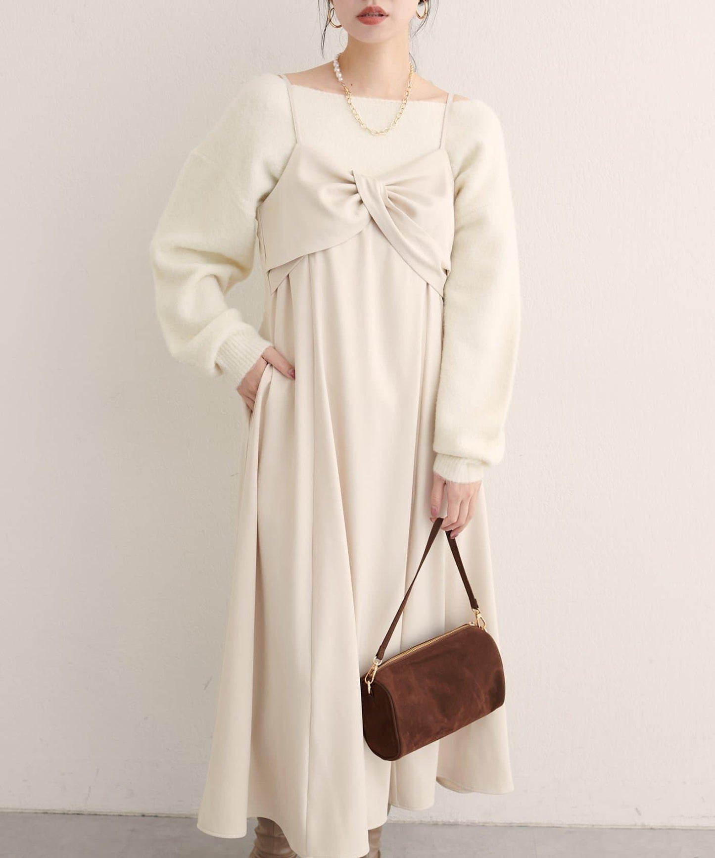 〈osono〉扭結蝴蝶結吊帶連衣裙