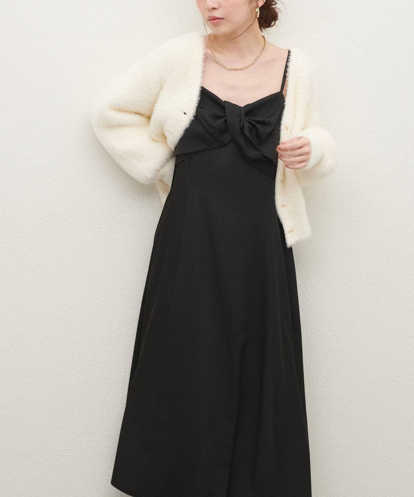 〈osono〉扭結蝴蝶結吊帶連衣裙