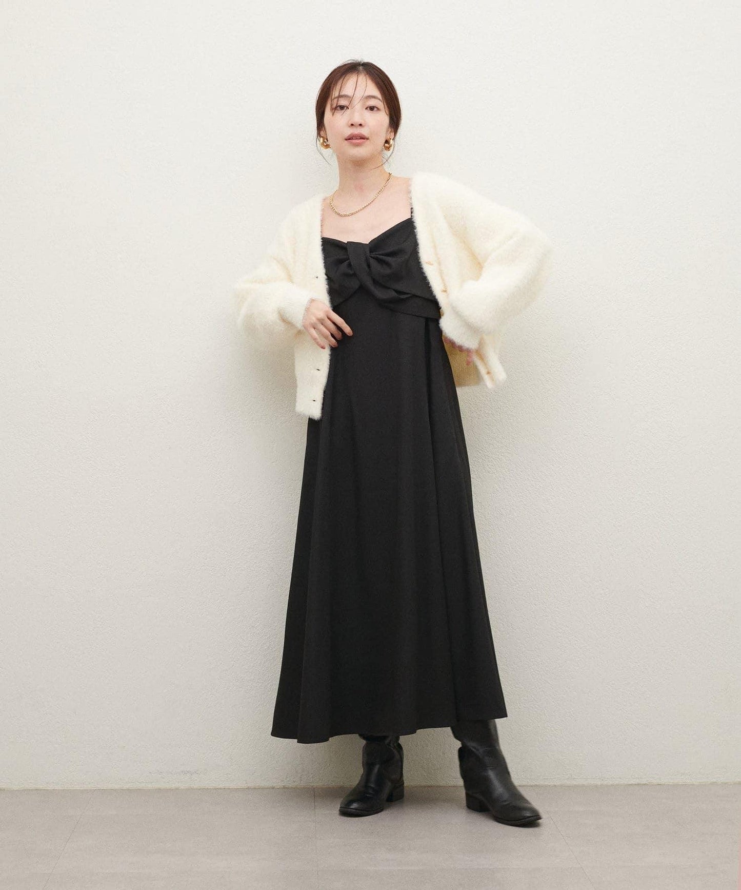 〈osono〉扭結蝴蝶結吊帶連衣裙