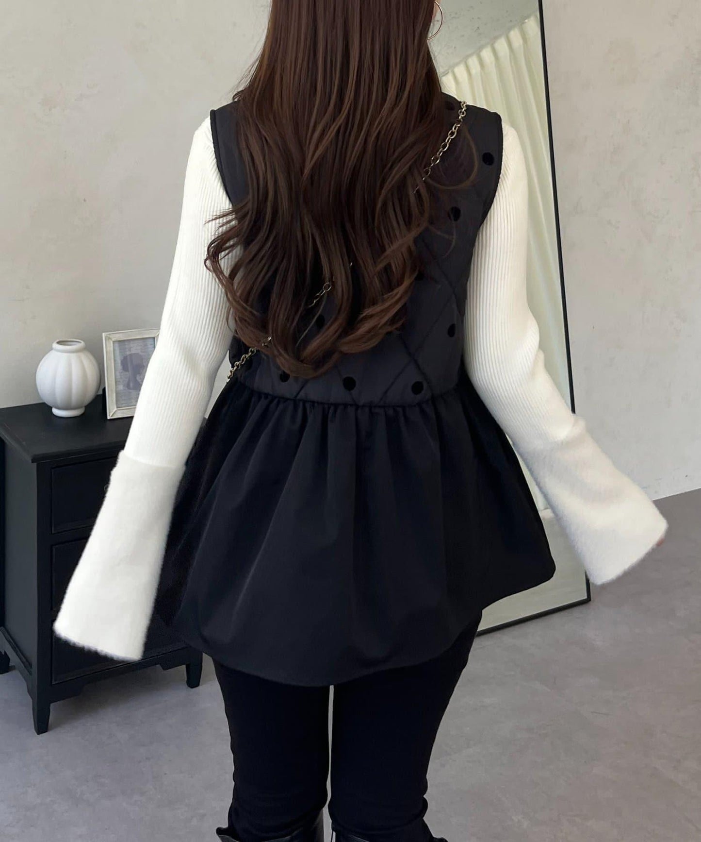 植絨波點絎縫荷葉邊背心