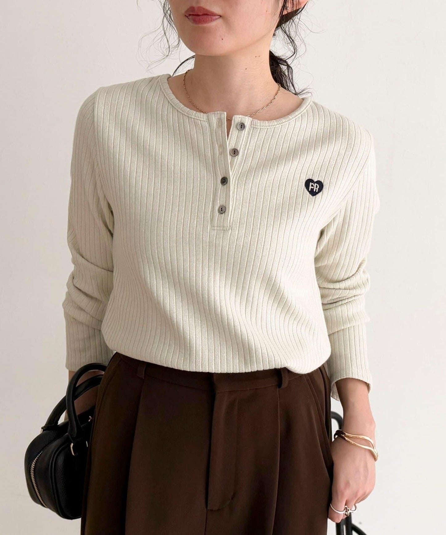 愛心刺繡亨利領羅紋套頭衫