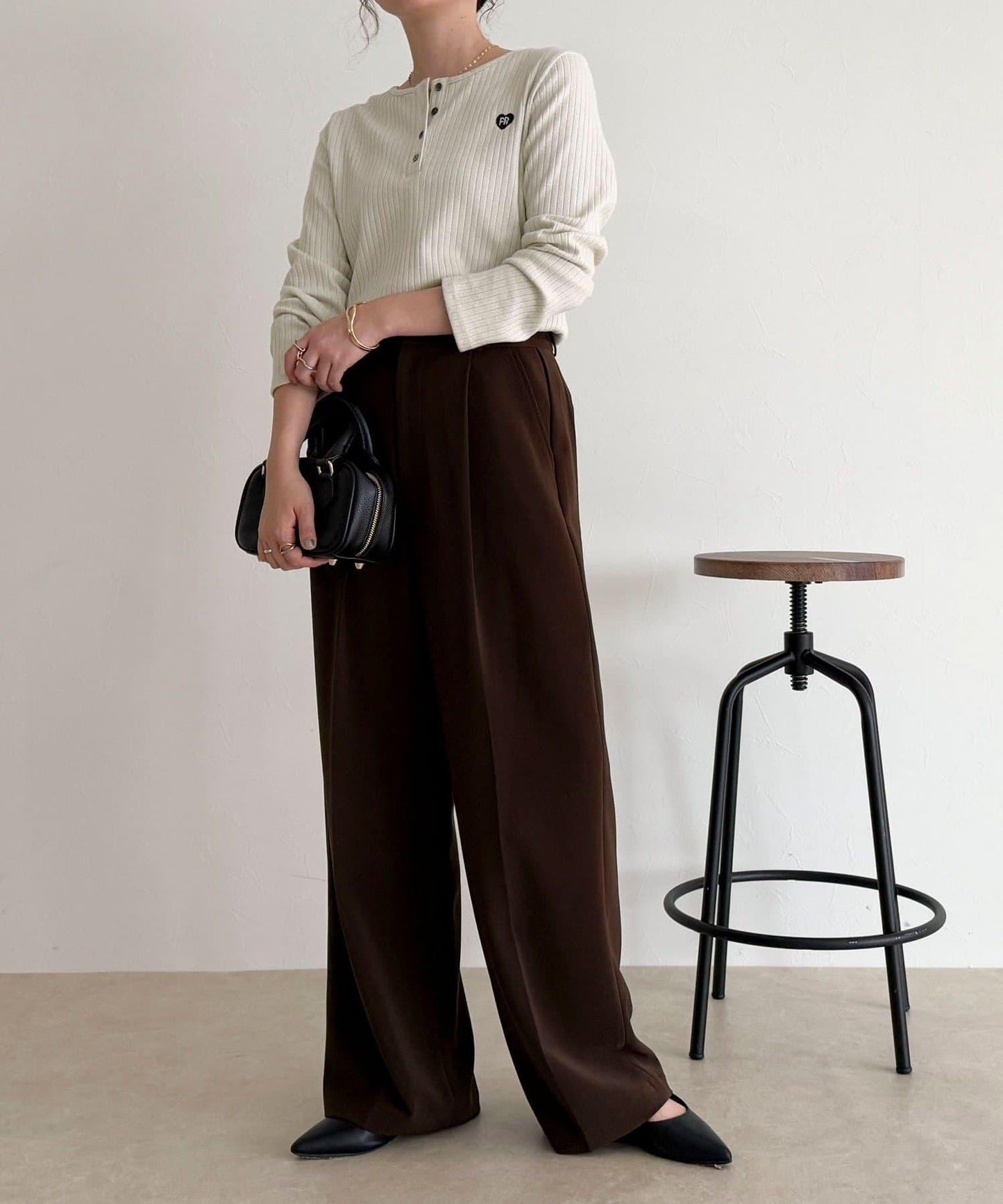 愛心刺繡亨利領羅紋套頭衫