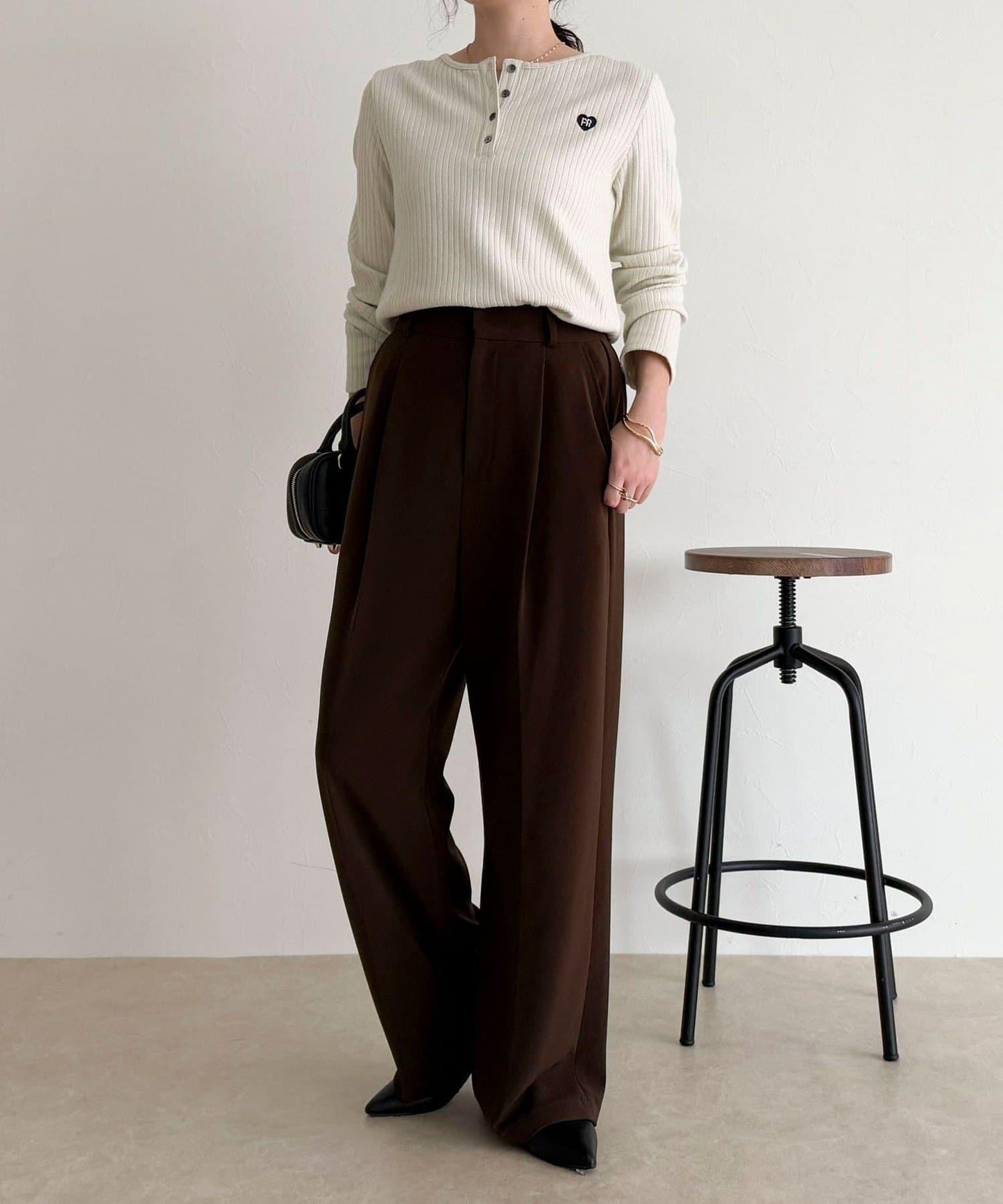 愛心刺繡亨利領羅紋套頭衫