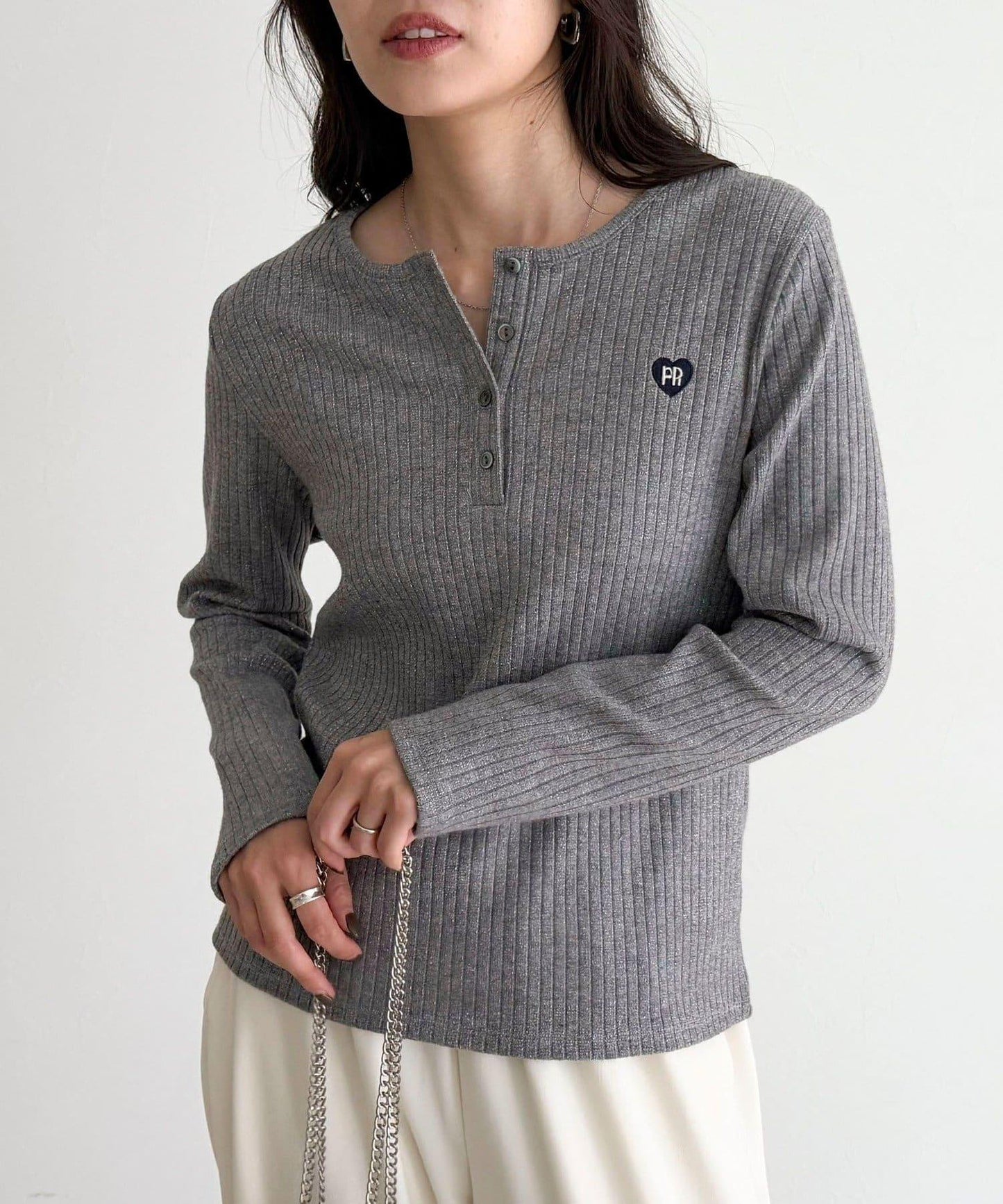 愛心刺繡亨利領羅紋套頭衫