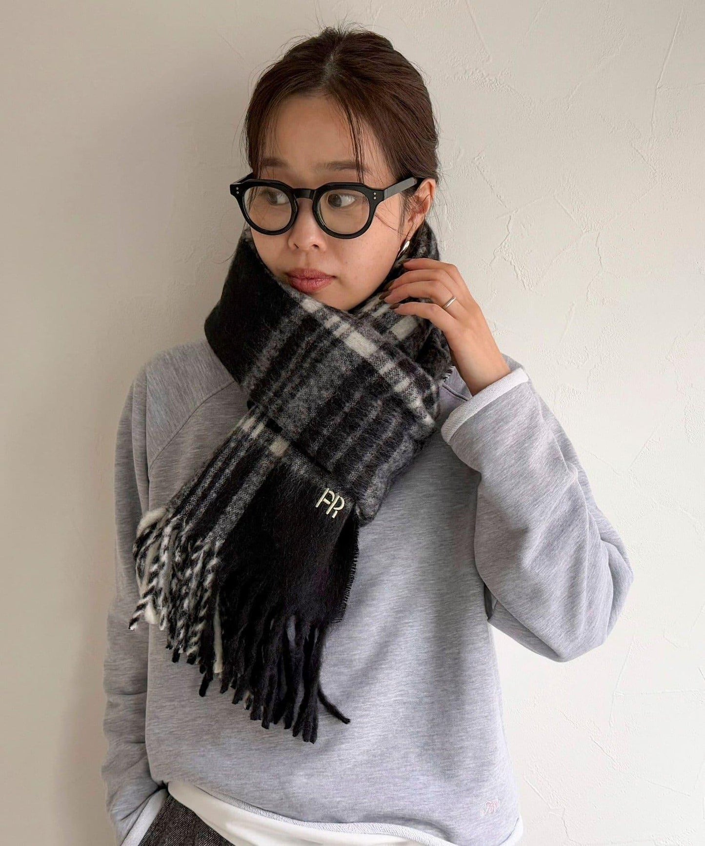 輕盈粗花呢格紋圍巾45