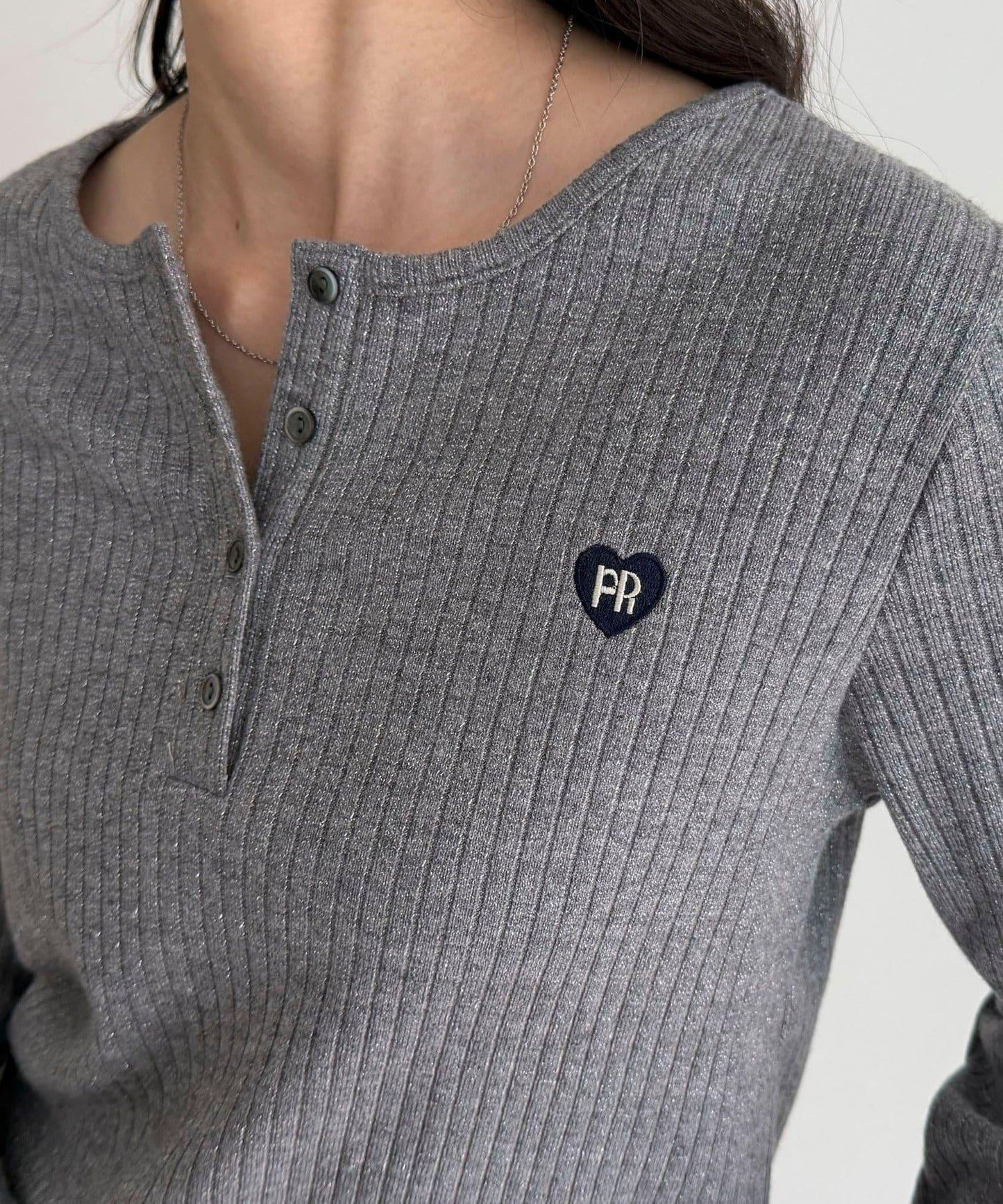 愛心刺繡亨利領羅紋套頭衫