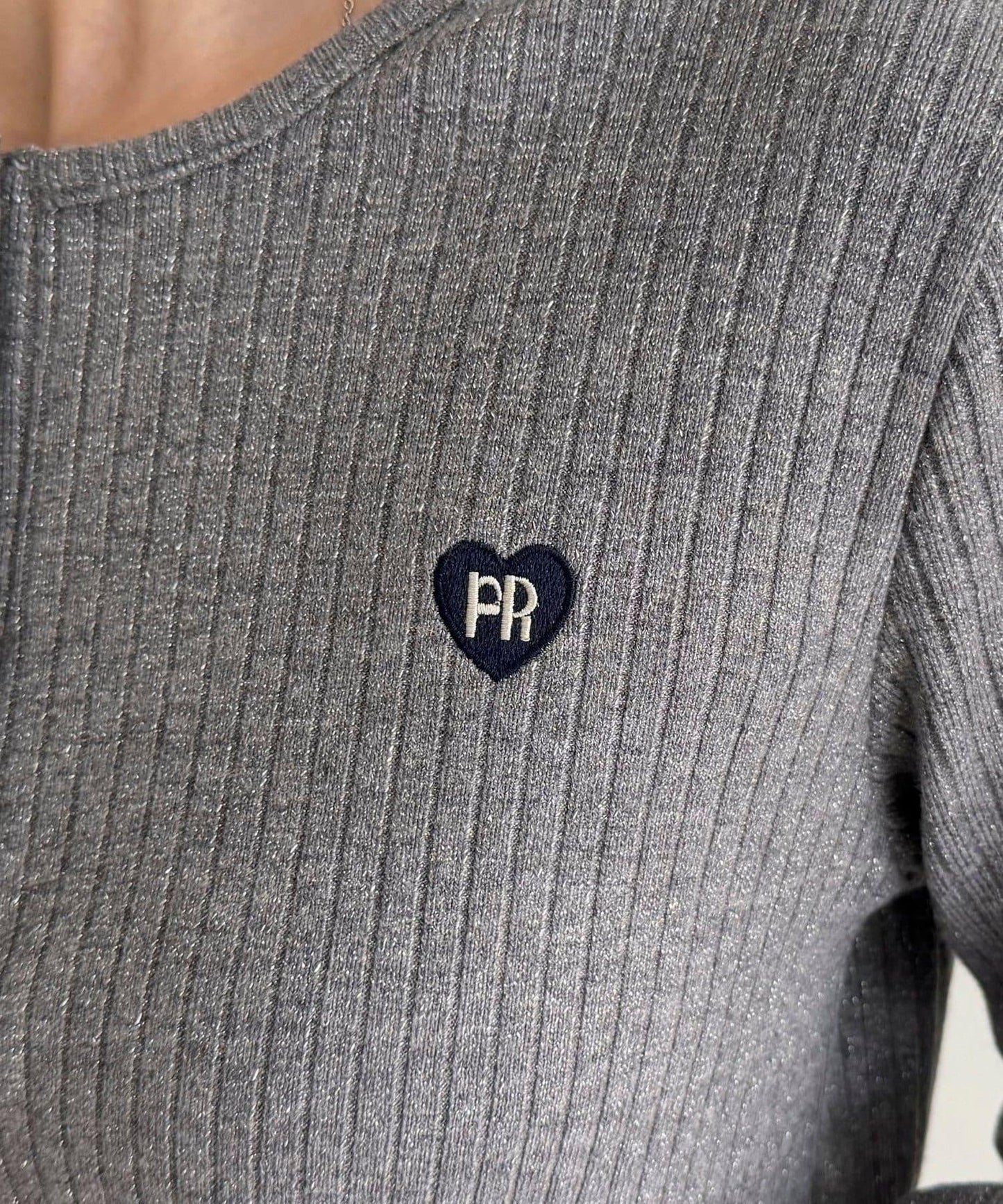 愛心刺繡亨利領羅紋套頭衫