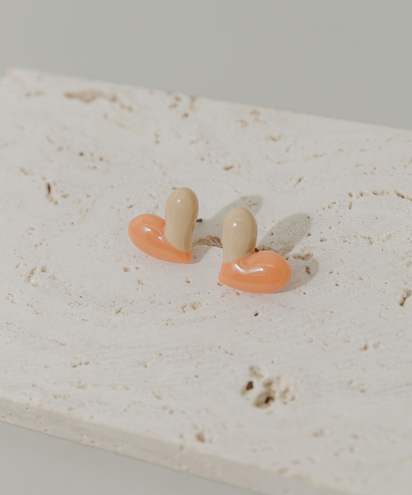 拼色樹脂愛心耳環