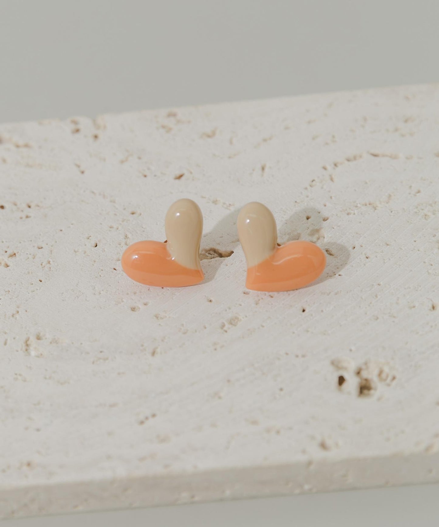 拼色樹脂愛心耳環