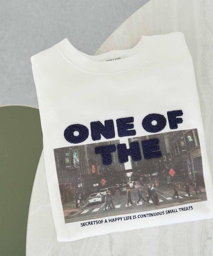 照片印花 × 縮絨刺繡 裡毛衛衣套頭衫