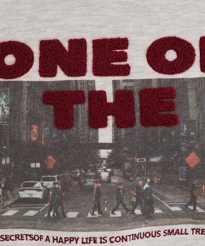 照片印花 × 縮絨刺繡 裡毛衛衣套頭衫