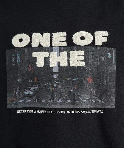 照片印花 × 縮絨刺繡 裡毛衛衣套頭衫