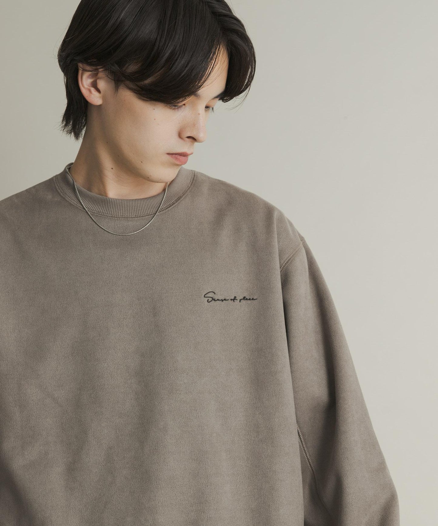 刺繡仿麂皮圓領衛衣