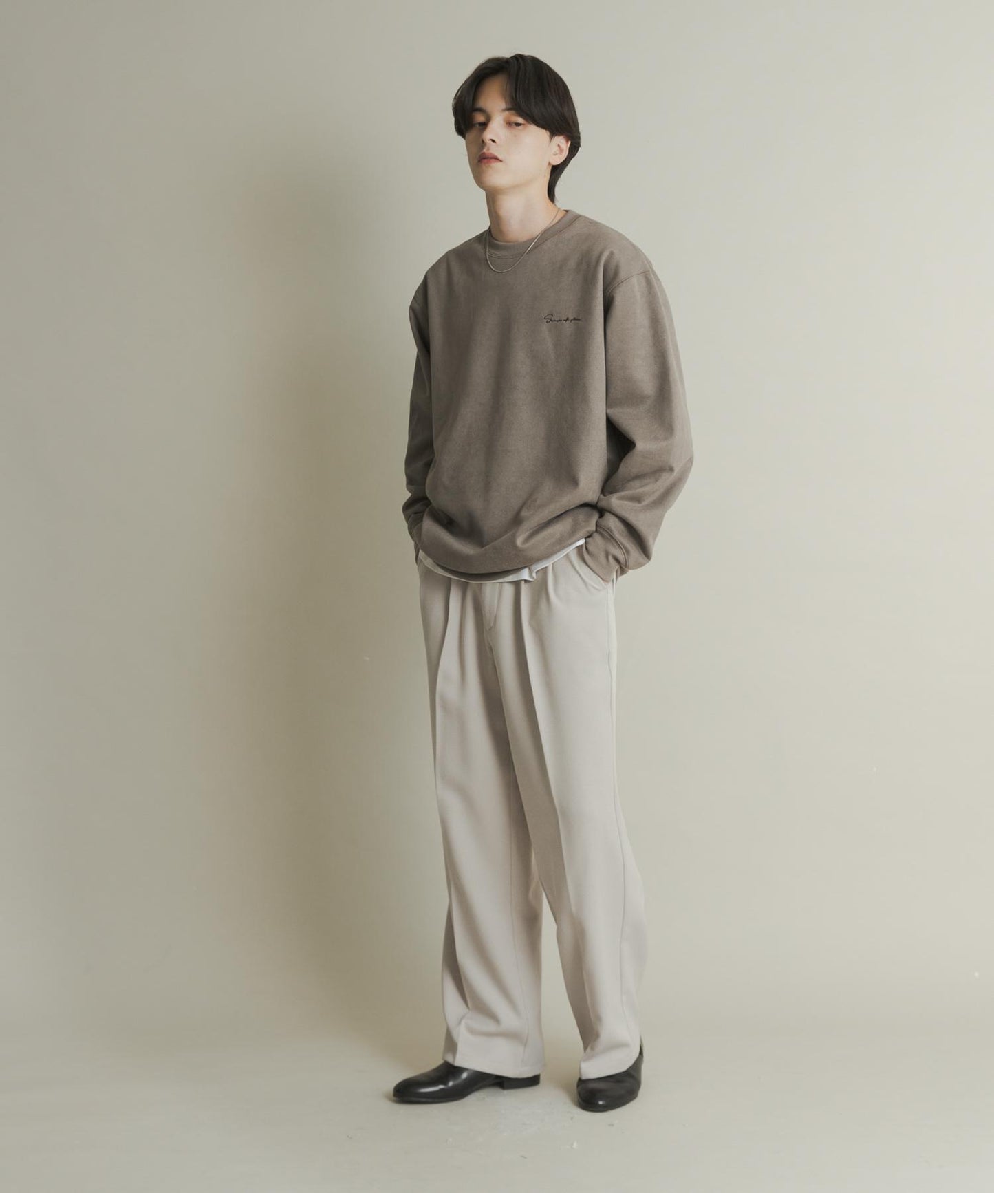 刺繡仿麂皮圓領衛衣