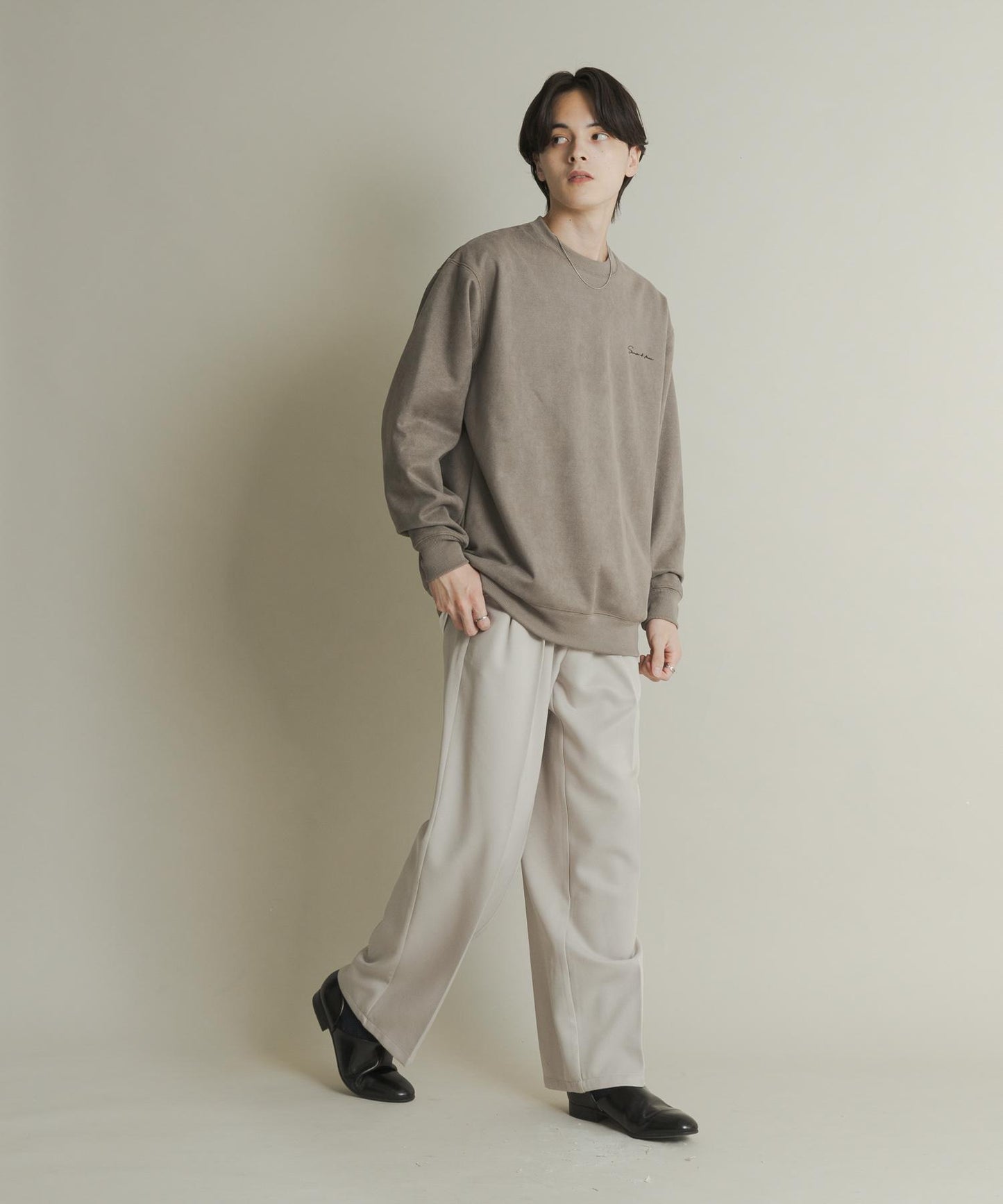 刺繡仿麂皮圓領衛衣