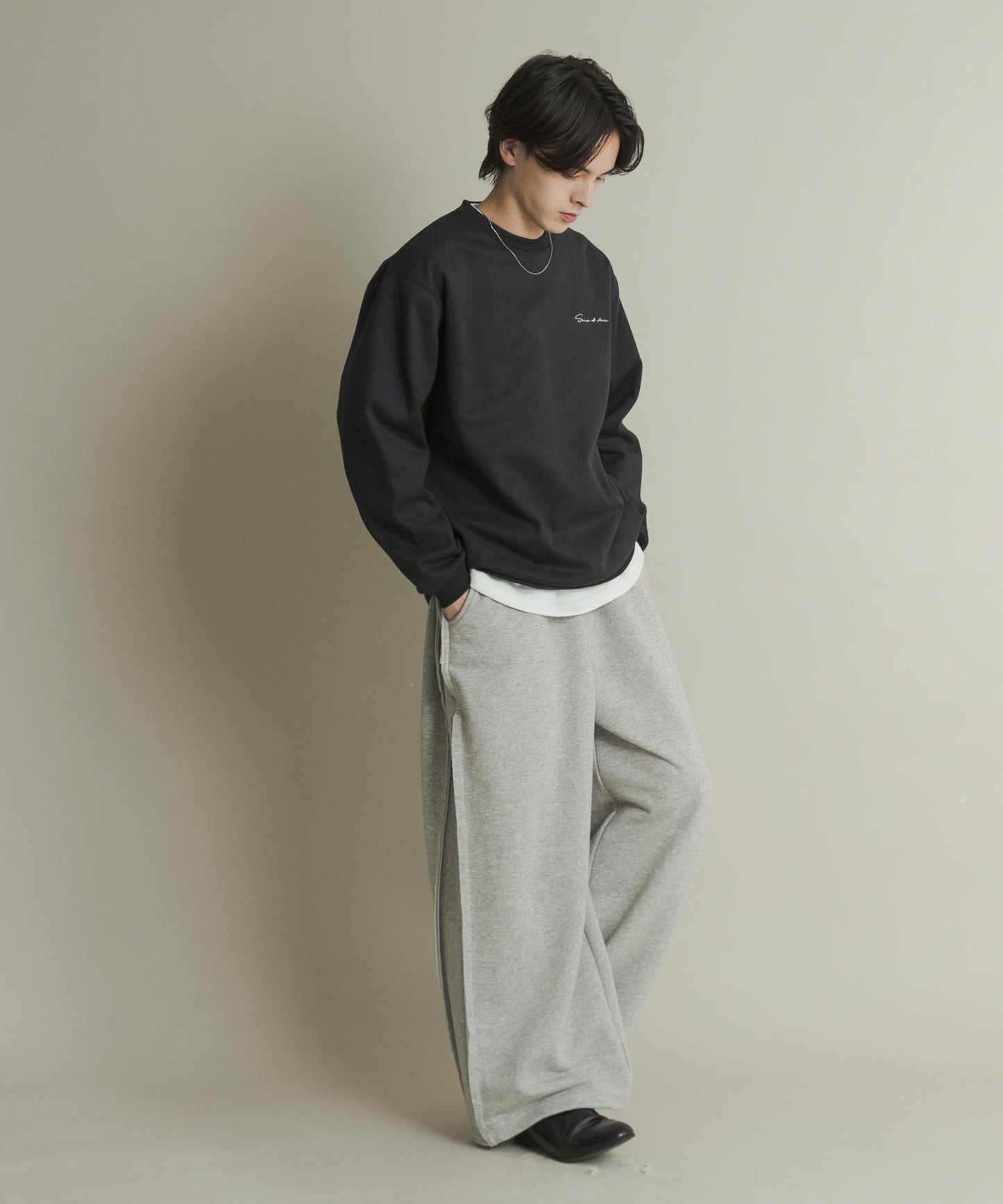 刺繡仿麂皮圓領衛衣