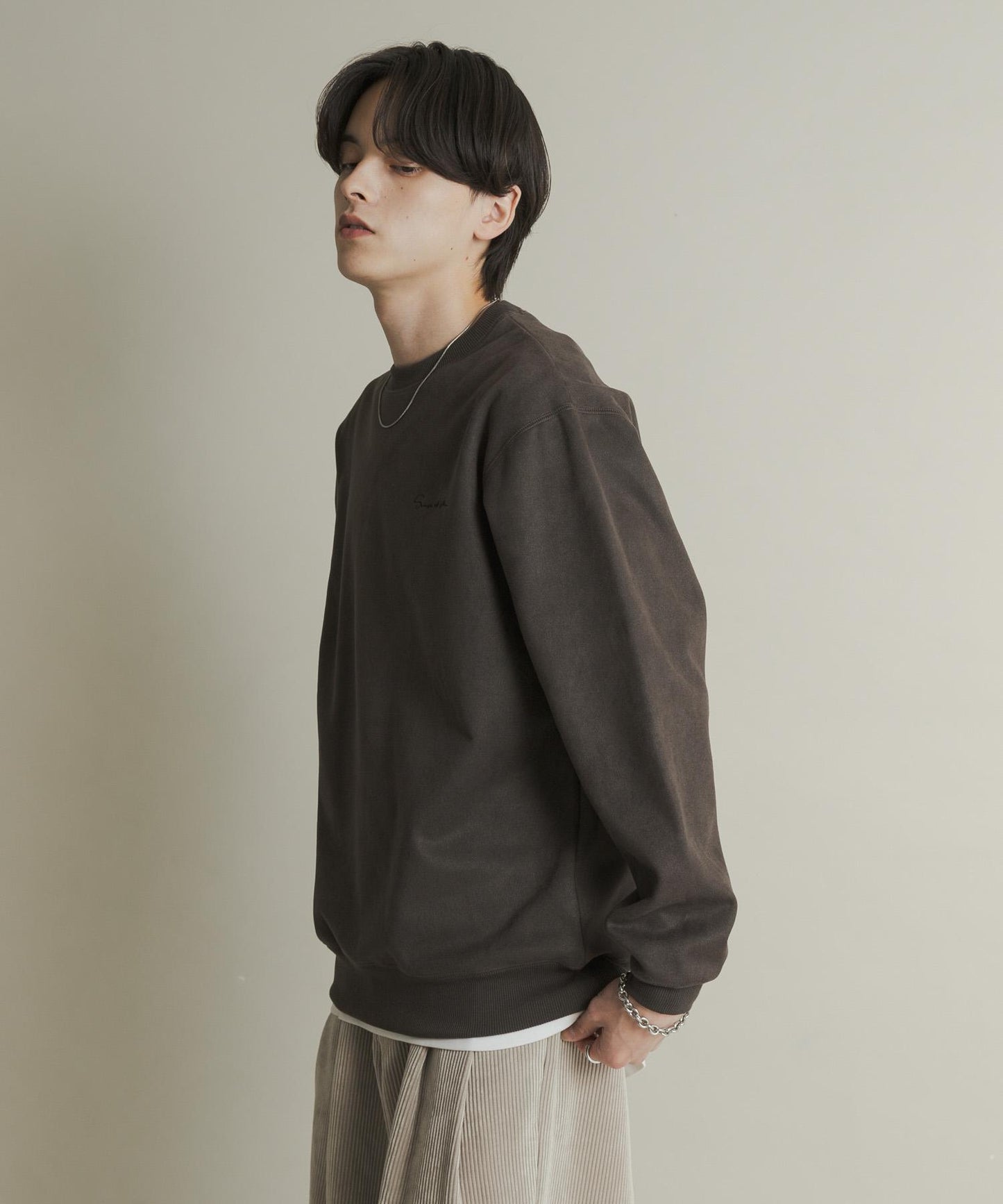 刺繡仿麂皮圓領衛衣