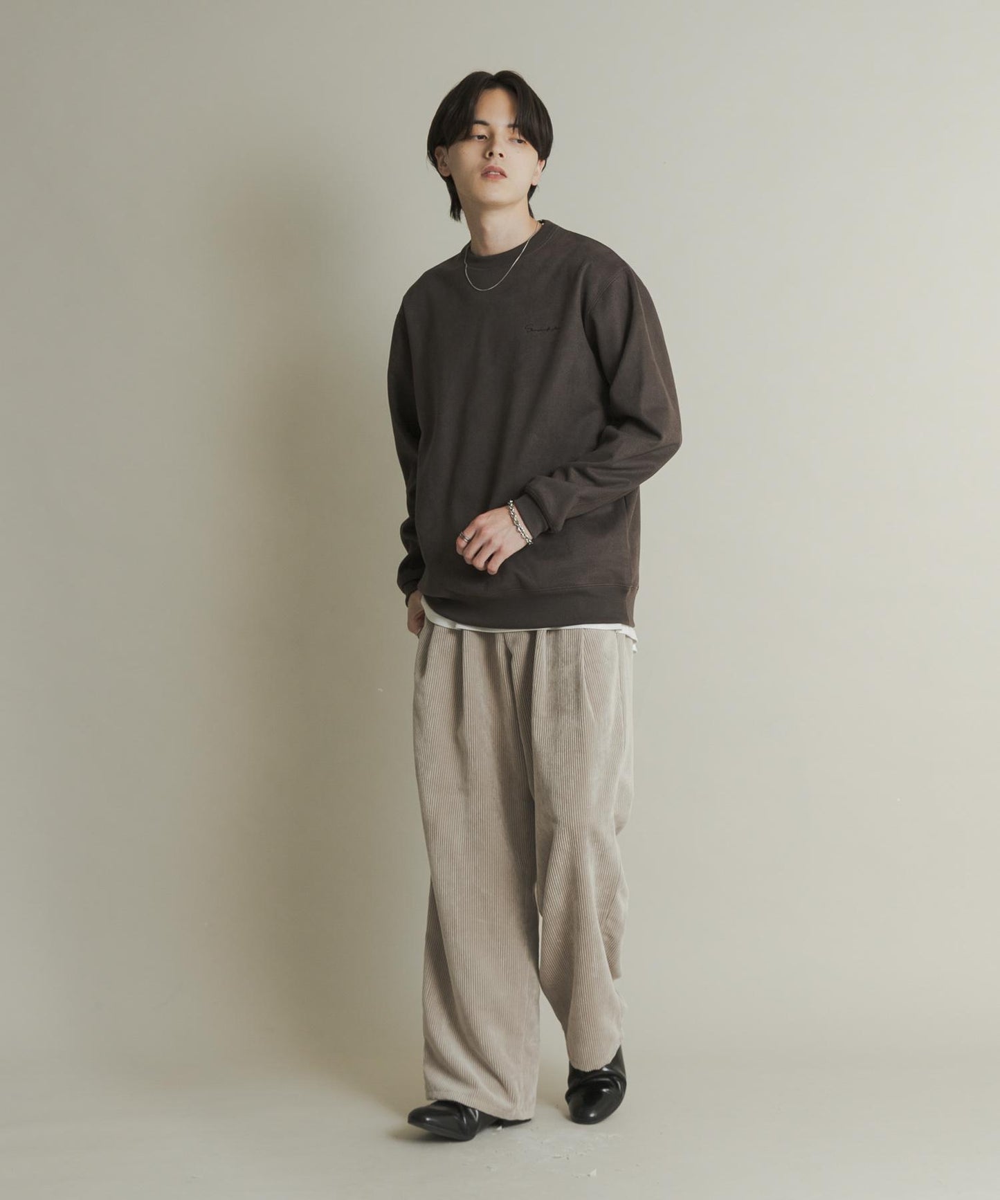 刺繡仿麂皮圓領衛衣