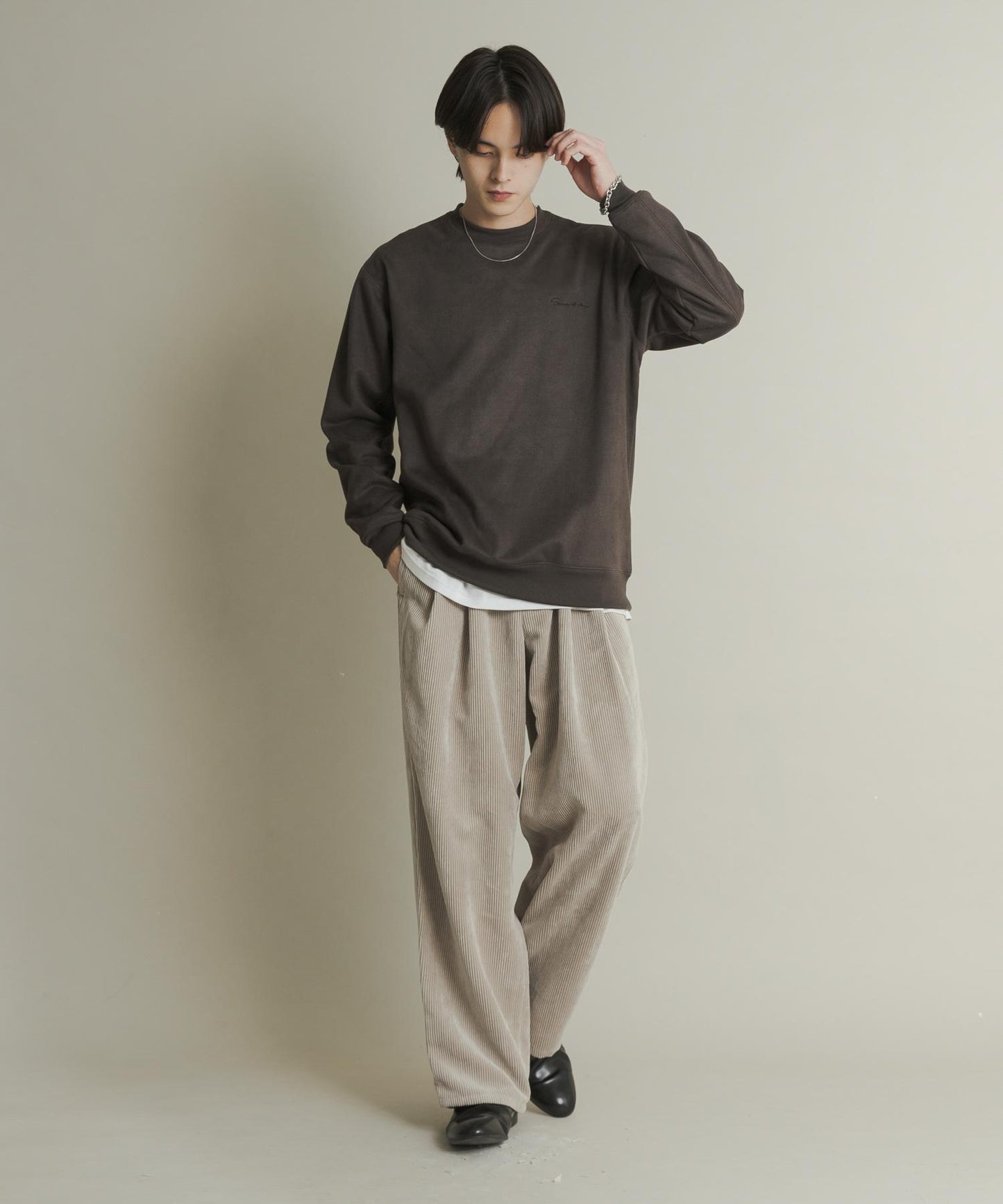 刺繡仿麂皮圓領衛衣