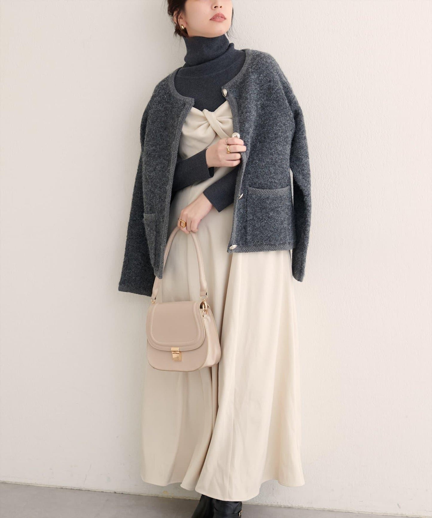 〈osono〉扭結蝴蝶結吊帶連衣裙