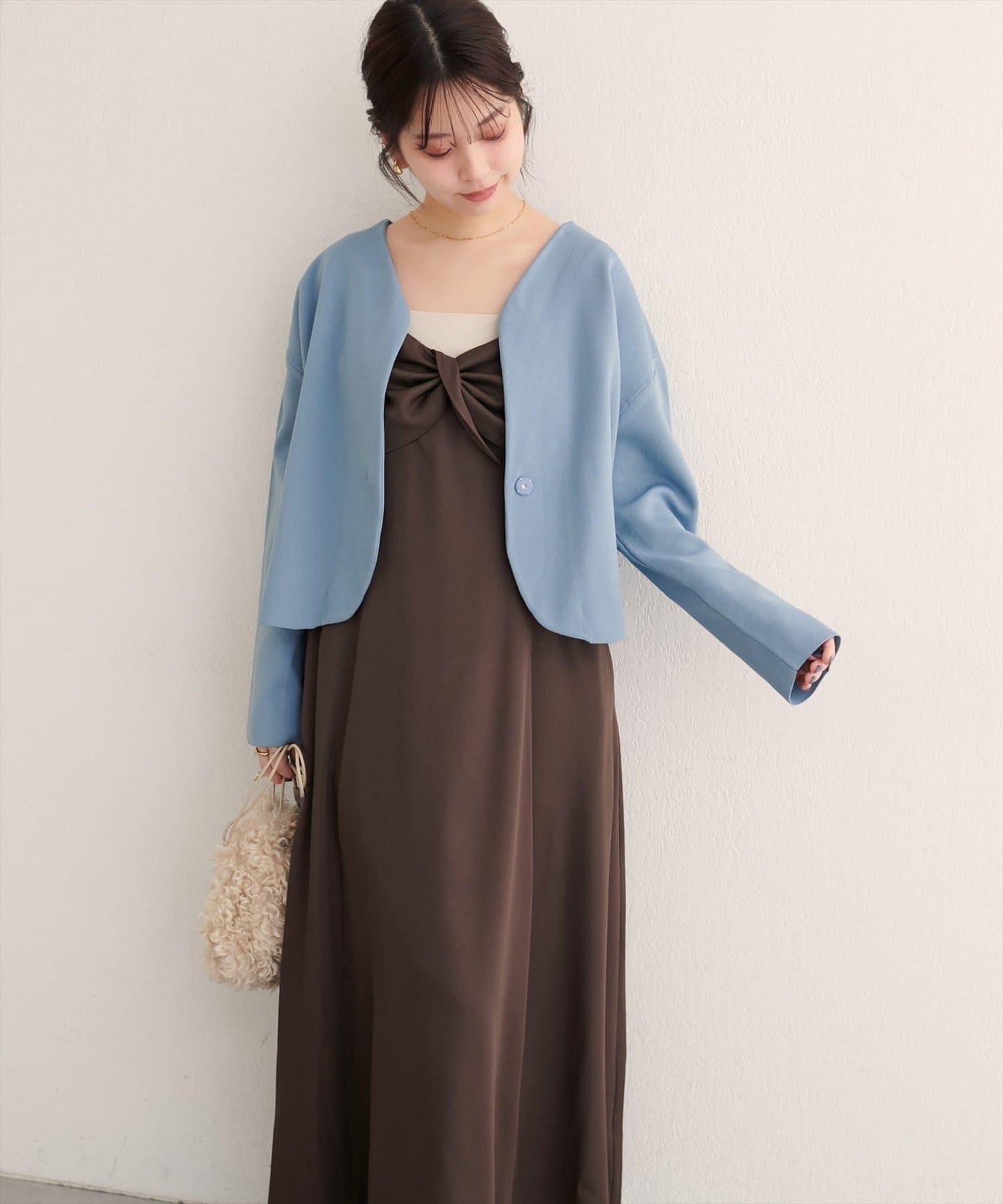 〈osono〉扭結蝴蝶結吊帶連衣裙