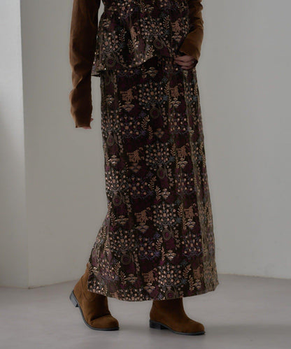 【aguni】天鵝絨刺繡修身半身裙