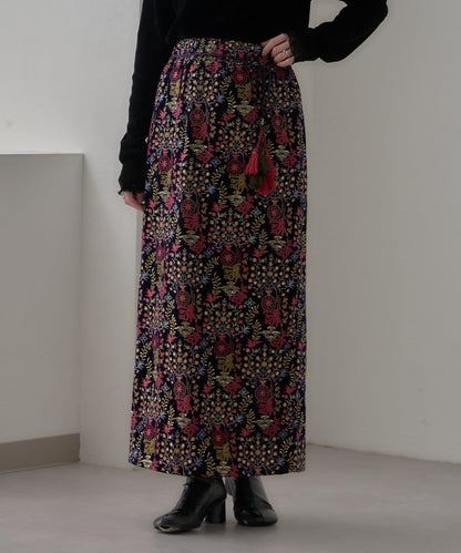 【aguni】天鵝絨刺繡修身半身裙