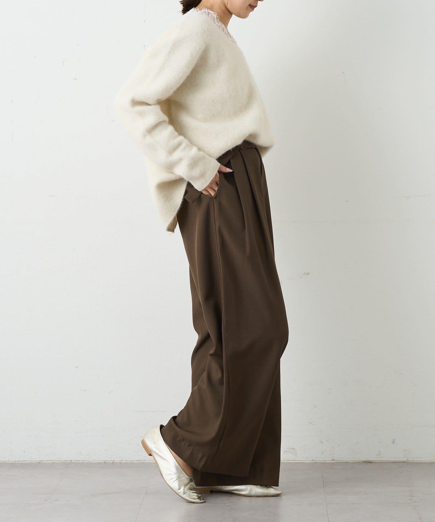 蕾絲V領羊毛針織衫