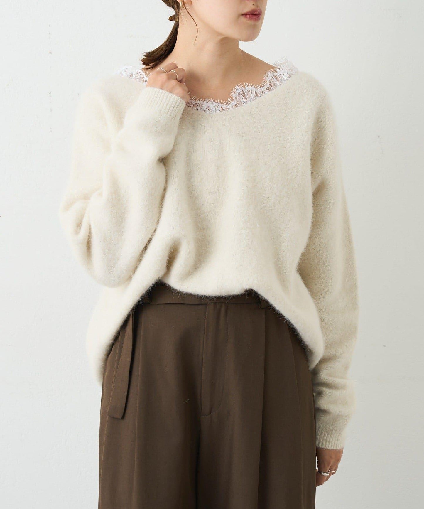 蕾絲V領羊毛針織衫