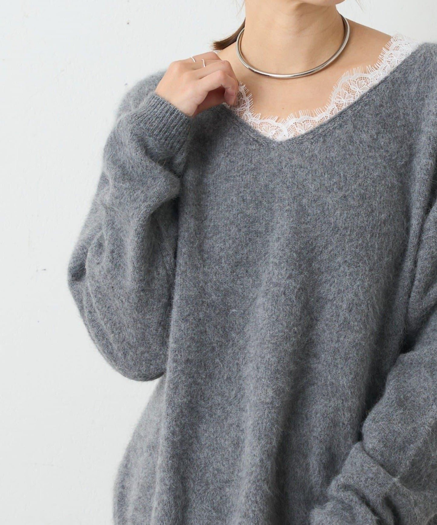 蕾絲V領羊毛針織衫