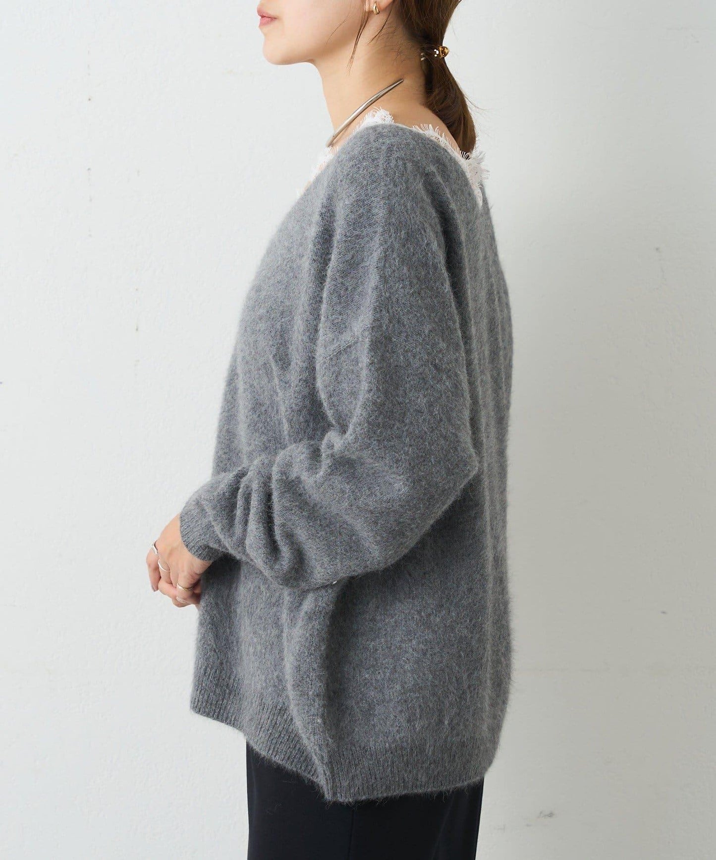 蕾絲V領羊毛針織衫