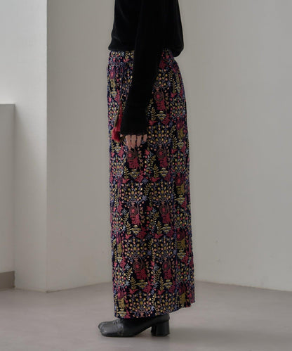 【aguni】天鵝絨刺繡修身半身裙