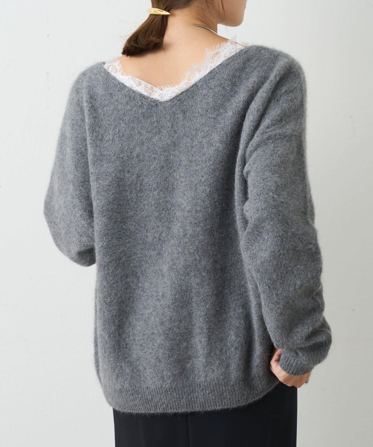 蕾絲V領羊毛針織衫