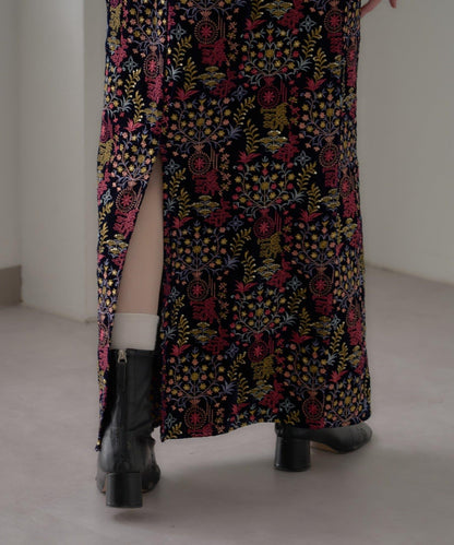 【aguni】天鵝絨刺繡修身半身裙