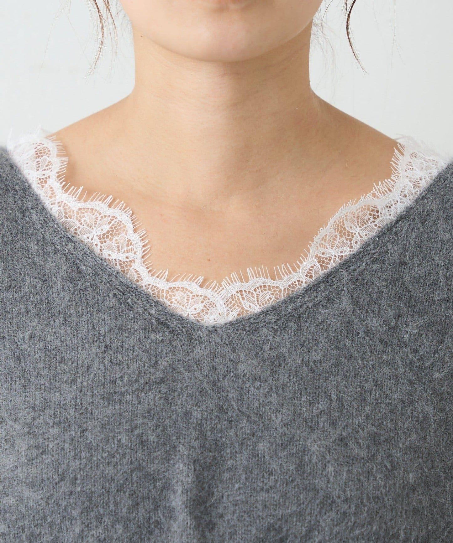 蕾絲V領羊毛針織衫