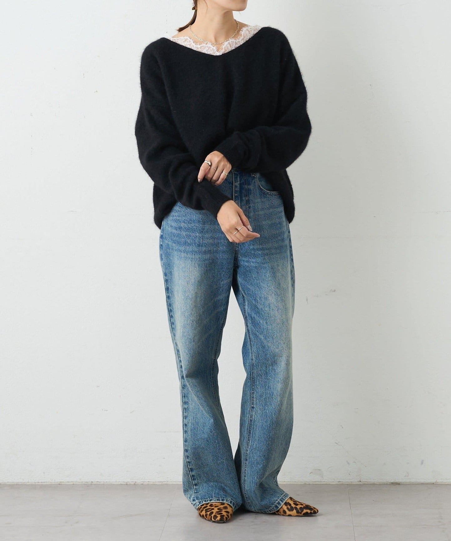 蕾絲V領羊毛針織衫