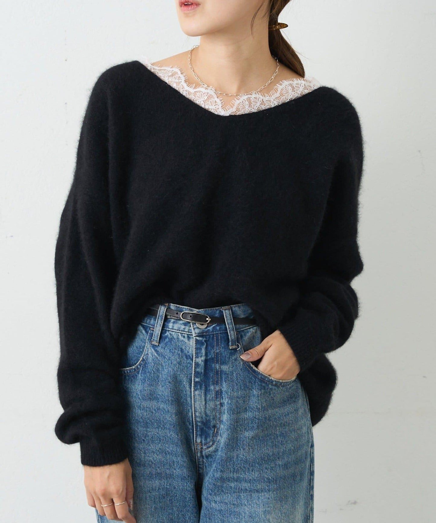 蕾絲V領羊毛針織衫