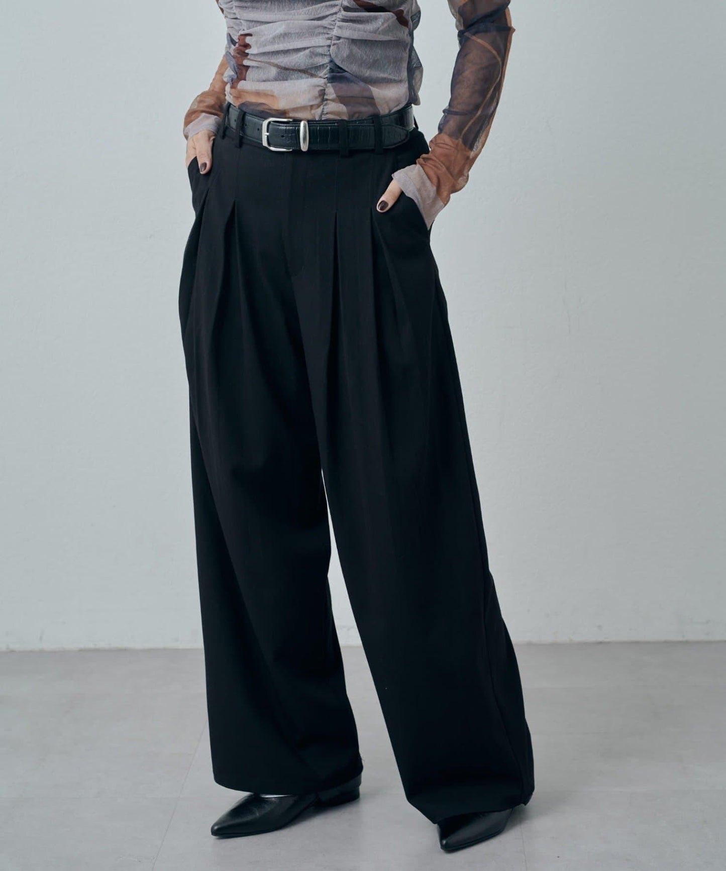 前褶設計休閒長褲