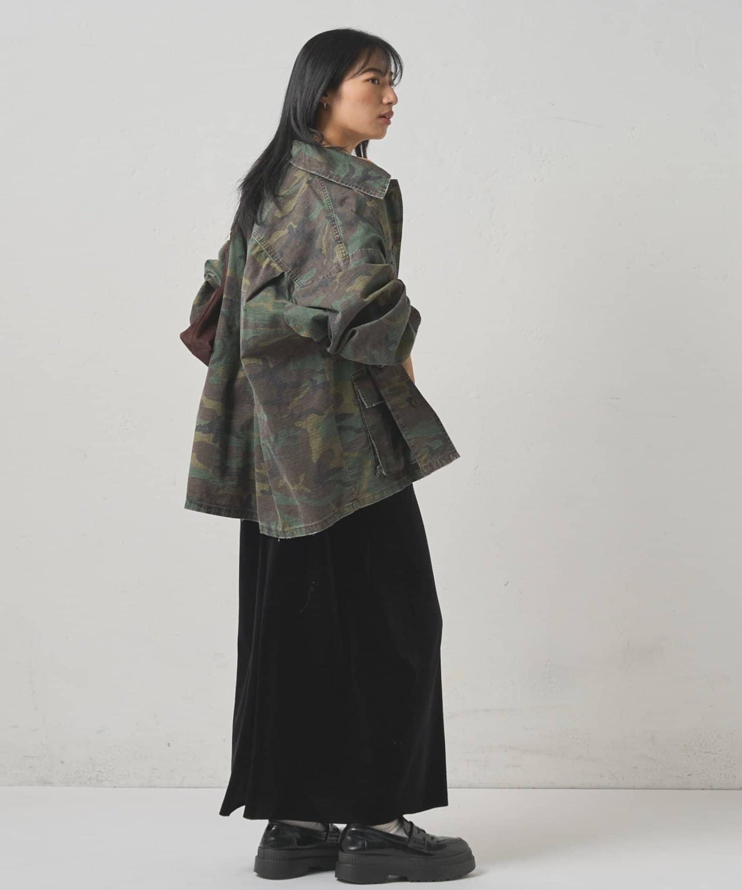 【WHO'S WHO gallery】天鵝絨I型吊帶連衣裙